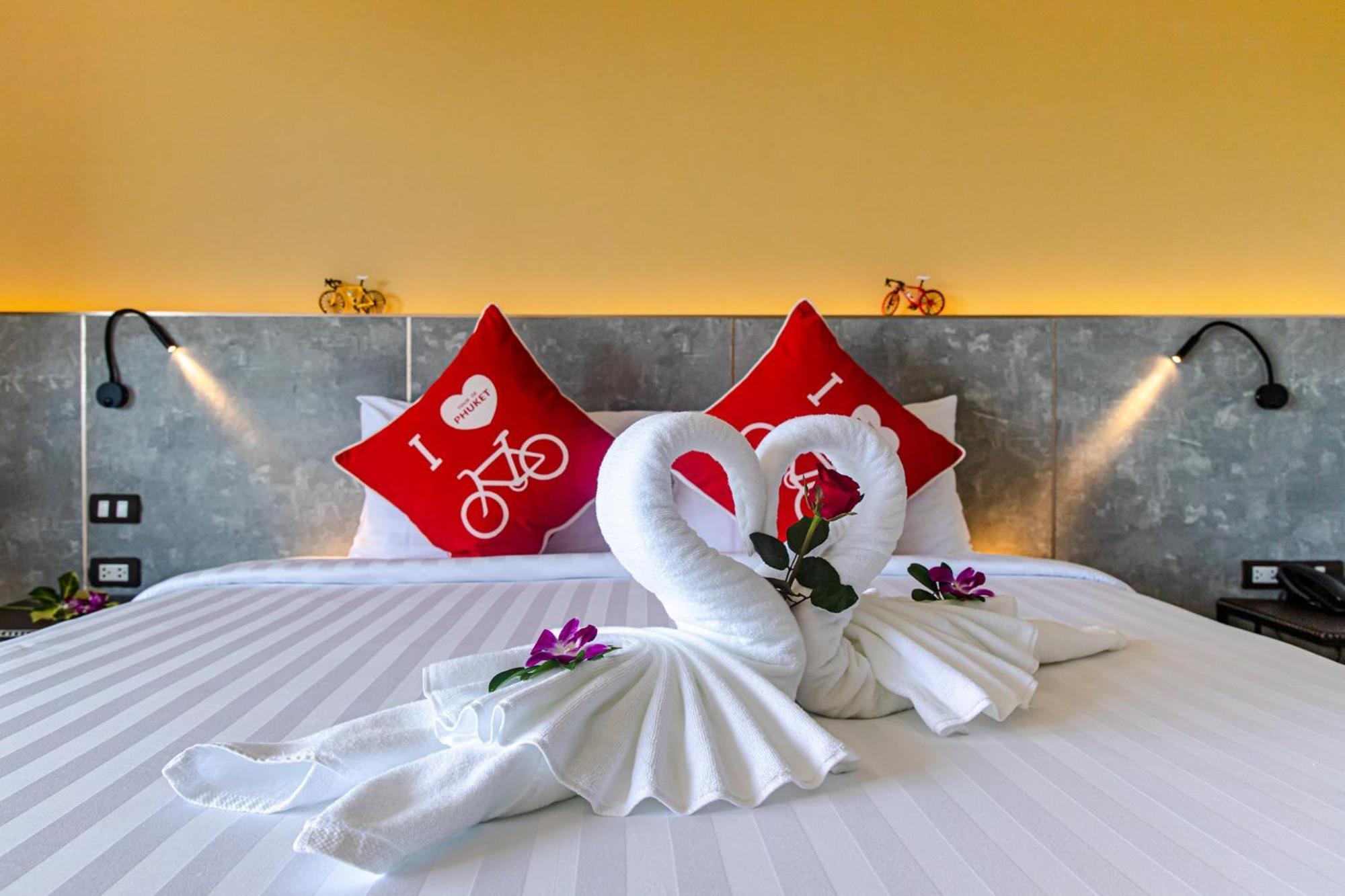 Tour De Phuket Hotel - Sha Plus Thalang Exteriör bild